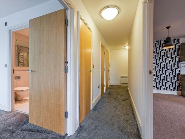 Widmore Road, Bromley, BR1 2 bed flat to rent £2,250 pcm £519 pw