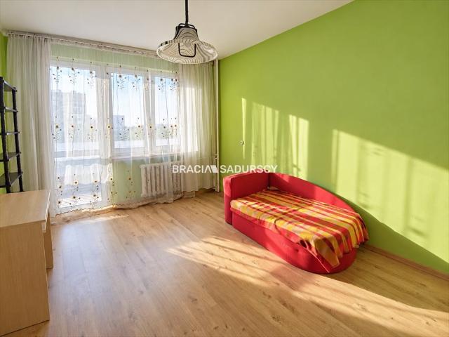Widok na panoramę Krakowa 2 pokoje z potencjałem polecam