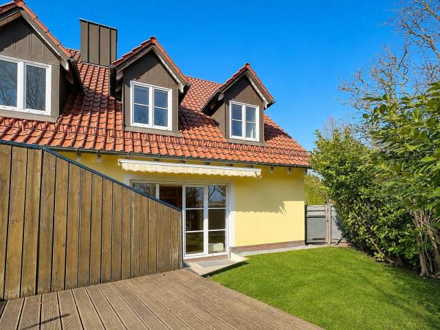 Reihenhaus: 5 Zimmer, eigener Garten, Südterrasse, Dachspitz – sofort frei in praktischer WEG