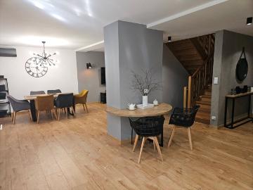 Komfortowy dom szeregowy 180 m² po remoncie, ogród