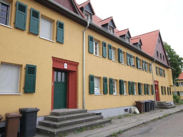 Wieder verfügbar! 3,5 Zimmerwohnung mit Badewanne, und Stellplatz