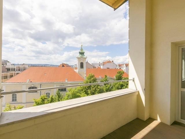 Wiedner Hauptstraße 2 Zimmer Altbau mit Loggia zu vermieten