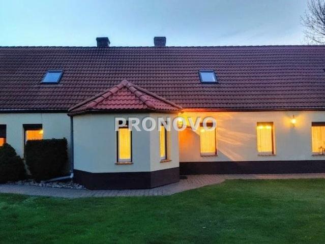 Wiejska posiadłość z 240 m2 domu i stodołą w Cieszynie