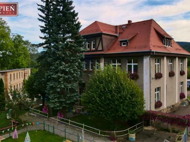 Wiejska 742,59 m², Kowary