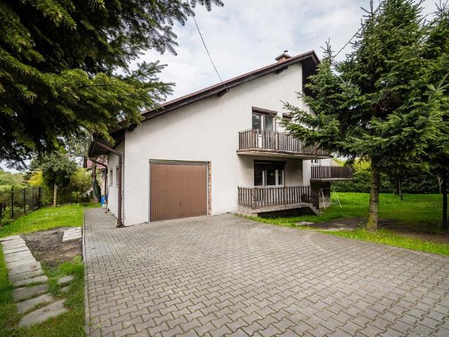 Dom wolnostojący 162m2 z garażem i tarasem w Wieliczce