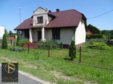 Urokliwy dom 130 m² nad rzeką po remoncie