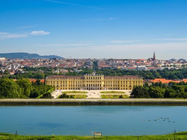 Wiener Anlage Paket | 7 Liegenschaften | 5 Bezirke | 1.788 m² |. 4,3 % Bruttorendite | Mietpotenzial € 185.000 p. A