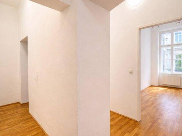 Wiener Altbauklassiker in begehrter Ruhelage – Exklusive 3 Zimmer Wohnung im 2. Bezirk
