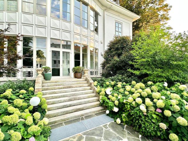 Wiener Grandezza im Hietzinger Cottage | 1.052 m² + Garten + 14 TG Stellplätze | Top Ausstattung