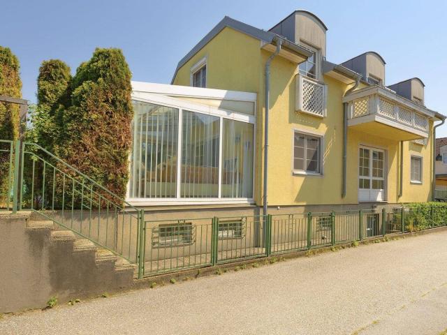 Wiener Straße gepflegtes Reihenhaus mit Garten und Garagenbox