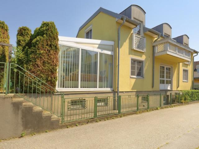 Wiener Straße gepflegtes Reihenhaus mit Garten und Garagenbox