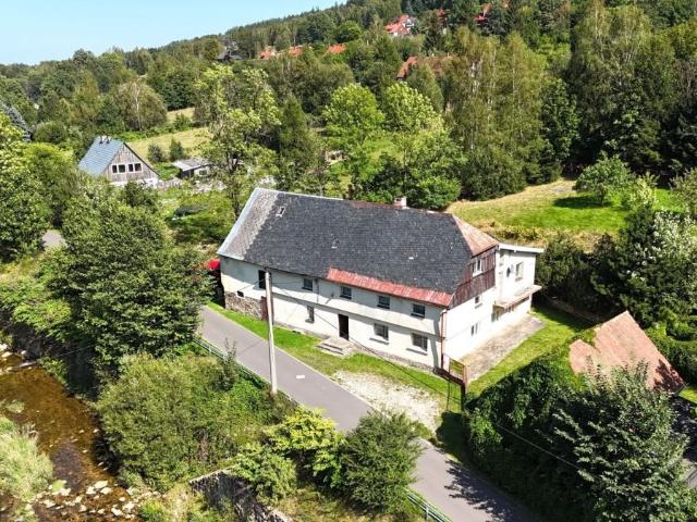 Dom z potencjałem w Świeradowie Zdroju, 300 m2, działka 1340 m2