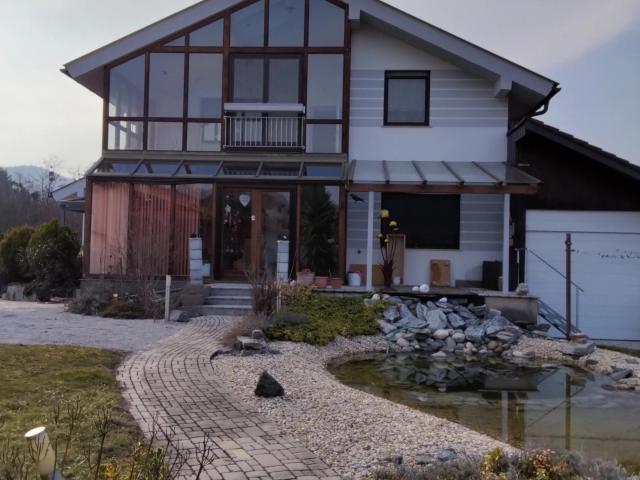WIESEN, schöne Ruhelage, traumhafte Liegenschaft mit Wintergarten, Pool, Biotop, 4 Garagen etc. Provisionsfrei