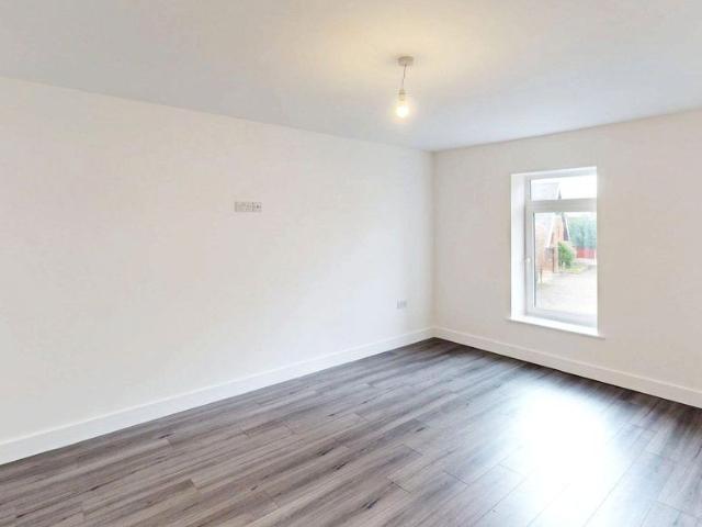 Wigan Road, Westhoughton BL5, Studio to rent, £750 pcm | PrimeLocation