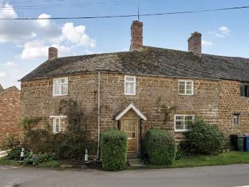 Wigginton, Banbury OX15, 2 bed cottage to rent, £1,250 pcm | PrimeLocation
