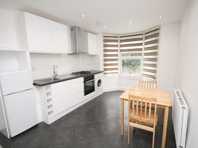Wightman Road, Haringey N8, 4 bed flat to rent, £3,450 pcm | PrimeLocation