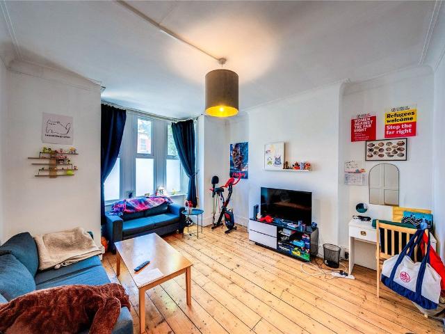 Wightman Road, Harringey, London N8, 5 bed flat to rent, £4,500 pcm | PrimeLocation
