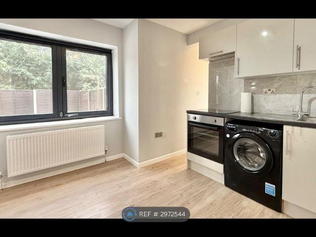 Wightman Road, London N8, 1 bed flat to rent, £1,950 pcm | PrimeLocation