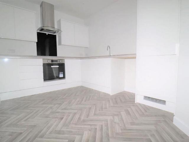 Wigmore Lane, Tivoli House Wigmore. 1 bed flat to rent £1,025 pcm £237 pw
