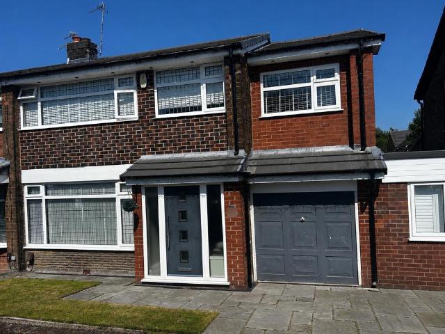 Wigshaw Close, Leigh, WN7 4 bed semi detached house to rent £1,850 pcm £427 pw