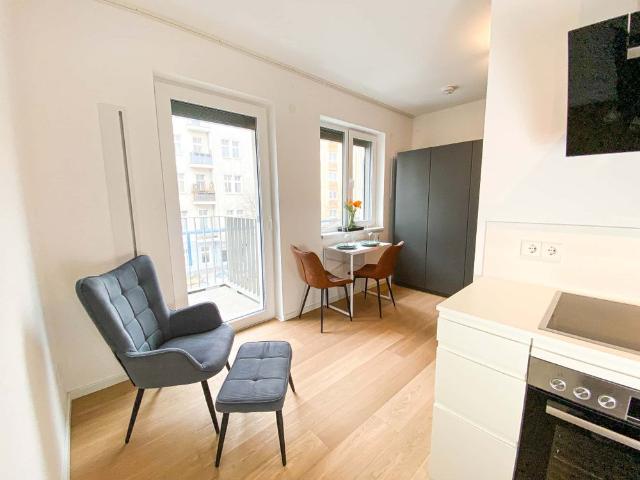 Wika schönes 2 Zimmer Apartment mit Balkon in Neukölln