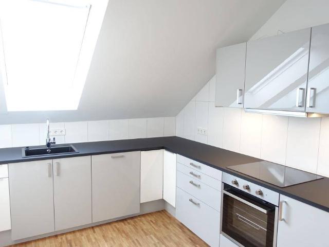 WILTEN: Charmante 6 Zimmer Maisonettewohnung mit Terrasse