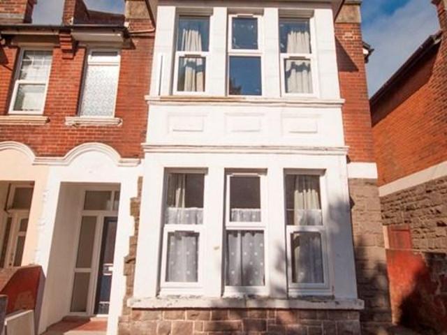Wilton Avenue, Southampton, SO15 8 bed semi detached house to rent £3,502 pcm £808 pw
