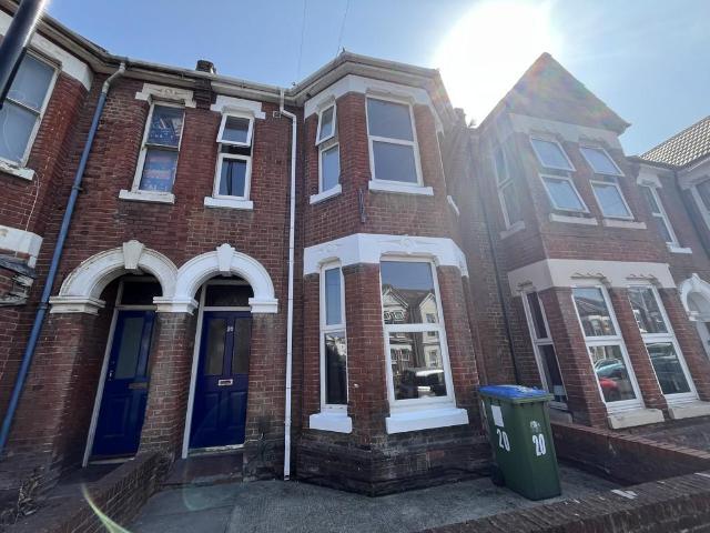 Wilton Avenue 6 bed semi detached house to rent £2,550 pcm £588 pw