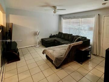 2016 NE 26th St, Unit 2, Wilton Manors, FL 33305 | MLS #A11982