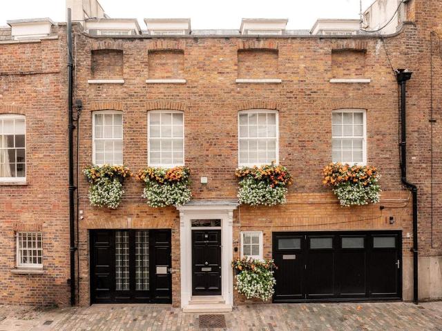 Wilton Row, Knightsbridge SW1X, 3 bed detached house to rent, £9,100 pcm | PrimeLocation