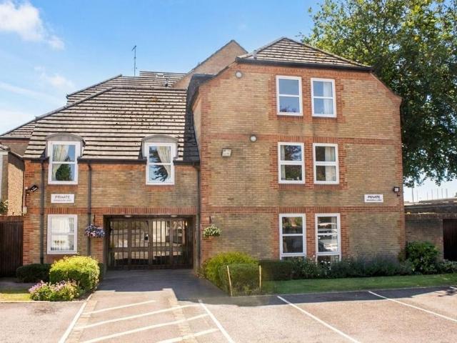 Wilton Road, Salisbury, SP2 1 bed retirement property to rent £850 pcm £196 pw