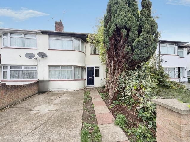 Wiltshire Avenue, Slough SL2, 3 bed terraced house to rent, £1,800 pcm | PrimeLocation