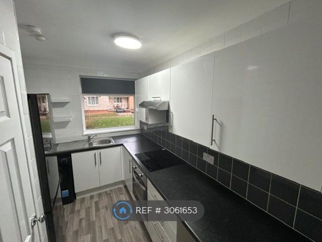 Wilverton Road, Glasgow G13, 3 bed flat to rent, £1,100 pcm | PrimeLocation