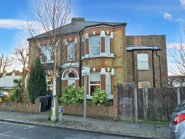Wilberforce Road, Hendon NW9 4 bed semi detached house to rent £3,375 pcm £779 pw