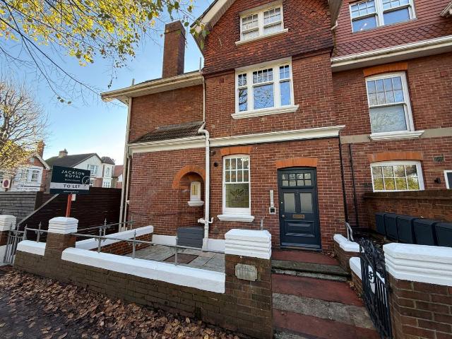 Wilbury Gardens, Hove BN3, 1 bed flat to rent, £1,350 pcm | PrimeLocation