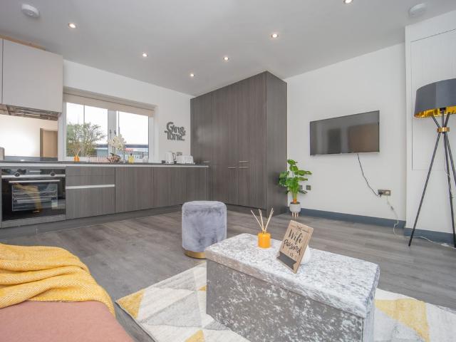 Wilbury Road, Hove BN3, 2 bed flat to rent, £2,445 pcm | PrimeLocation