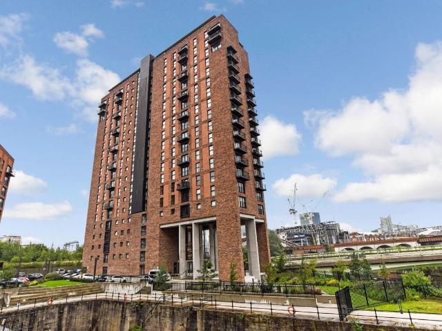 Wilburn Basin, Ordsall Lane, Salford M5, 2 bed flat to rent, £1,400 pcm | PrimeLocation