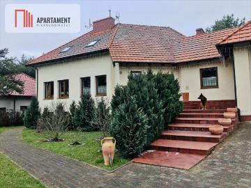 Ekskluzywna rezydencja 530 m² z basenem i lasem