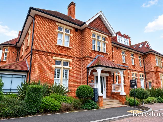Wildcary Lane RM3, 2 bed flat to rent, £1,800 pcm | PrimeLocation