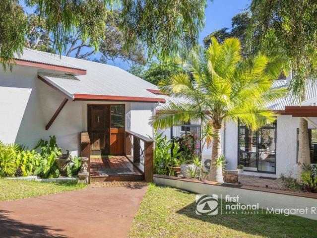WILDLIFE SANCTUARY / SPACIOUS FAMILY RETREAT