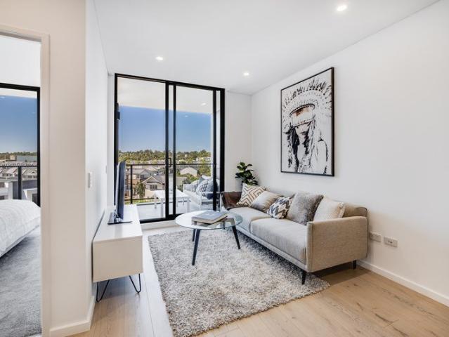 Wildwood Top Floor, Modern Living
