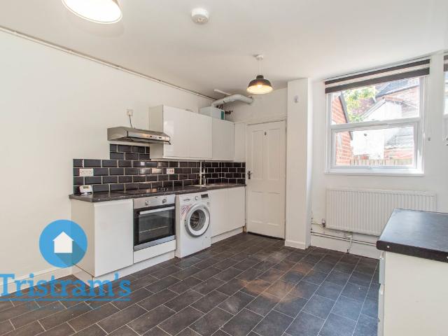 Wilford Crescent East, Nottingham NG2, 4 bed terraced house to rent, £1,100 pcm | PrimeLocation