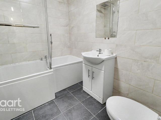 Wilfred Terrace, Leeds 3 bed terraced house to rent £1,050 pcm £242 pw