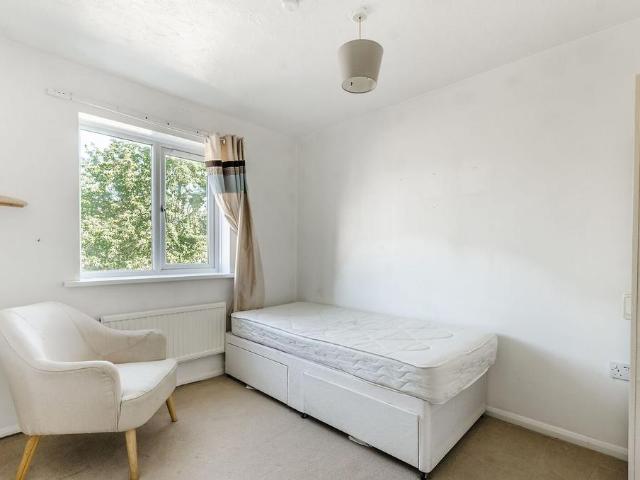 Wilkins Close, Colliers Wood. 4 bed house to rent £4,000 pcm £923 pw