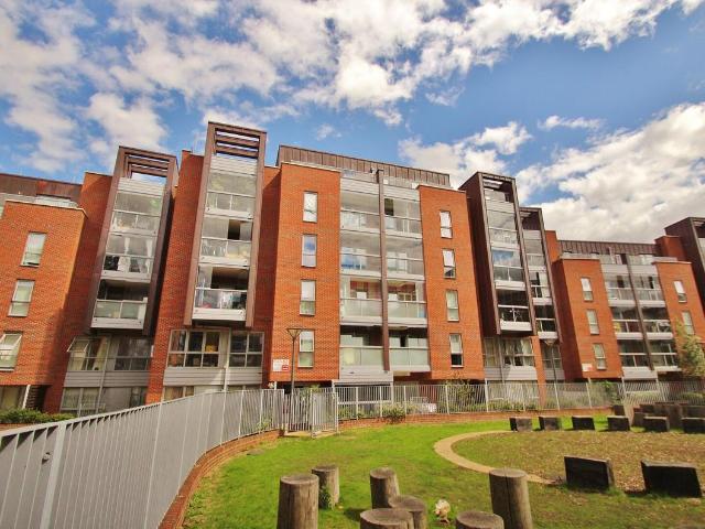 Wilkinson Close, Brent Cross, London NW2, 2 bed flat to rent, £2,400 pcm | PrimeLocation