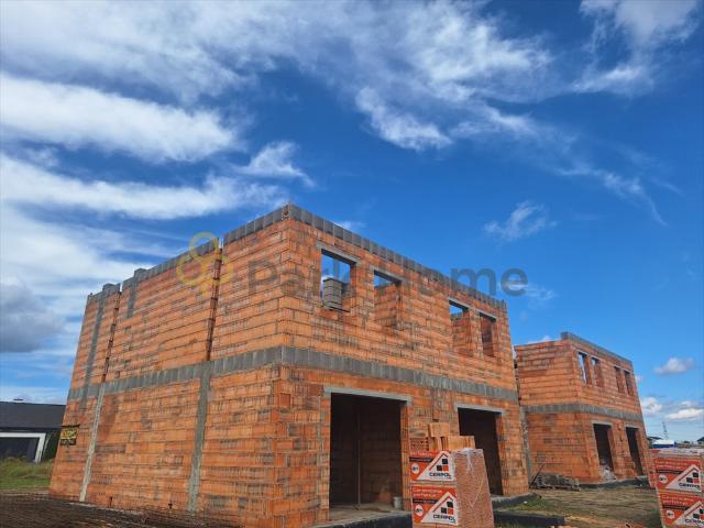 Nowoczesny bliźniak 83 m² z dużą działką 385 m² wysoki standard