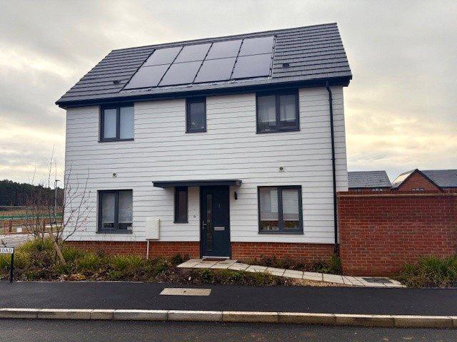 Wilks Road, Crowthorne, Berkshire, RG45 3 bed house to rent £2,200 pcm £508 pw