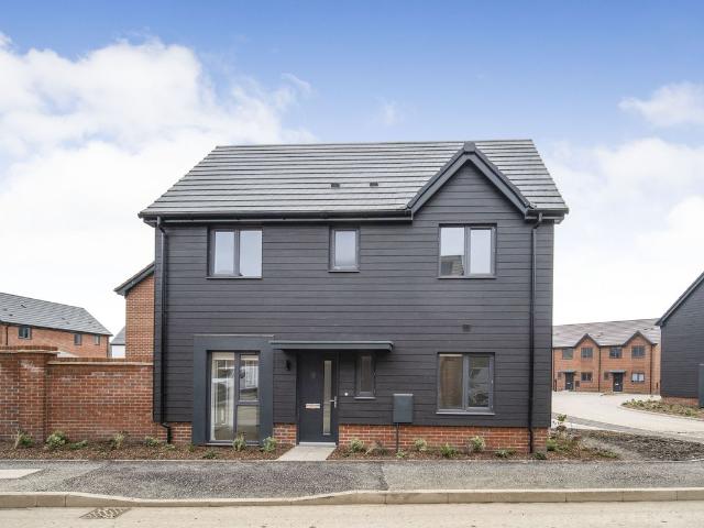 Wilks Road, Crowthorne, Berkshire RG45, 3 bed property to rent, £2,225 pcm | PrimeLocation