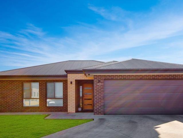 Willandra Gardens Family Home!