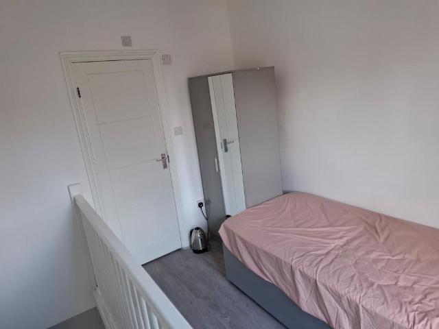 Willesden Lane, Kilburn, NW6 Studio to rent £1,500 pcm £346 pw